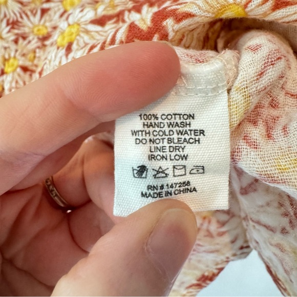 New Simply Southern Womens Large Sunflower Button Front Crop Top Boho Preppy - Picture 9 of 9